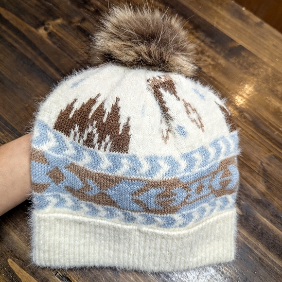 Idyllwind Beanie CozyTown Aztec Women's Havendale Beanie Pom Hat - Picture 4 of 7